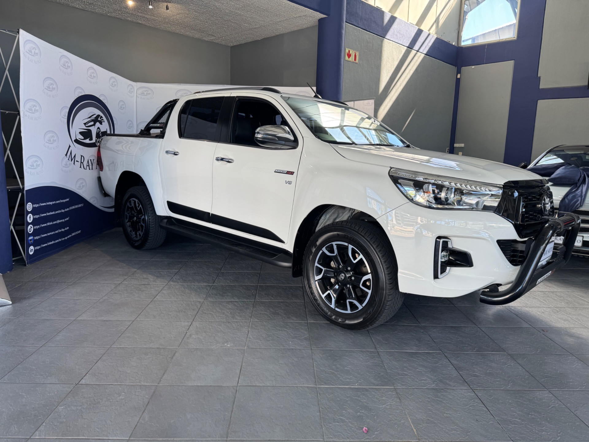 Toyota Hilux 4.0 V6 Raider 4X4 A/T P/U D/C 