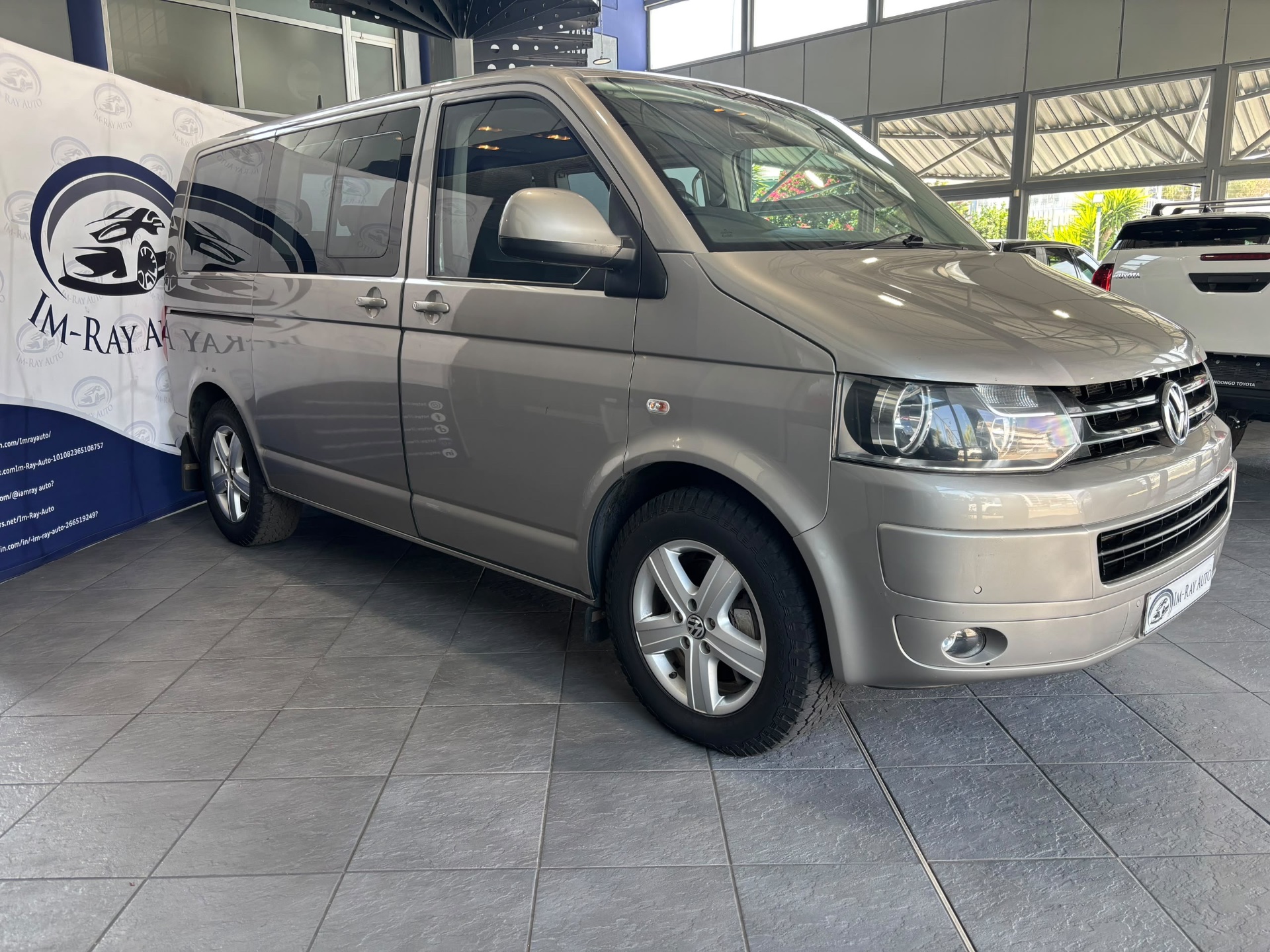 2013 Volkswagen T5 Caravelle 2.0 Bitdi 2.0 Bitdi Dsg  for sale in Windhoek