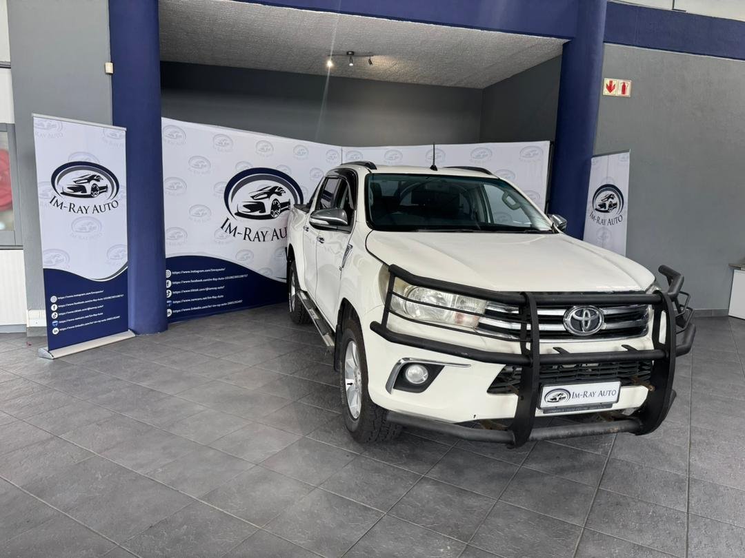 Toyota Hilux 4.0 V6 Raider 4X4 A/T P/U D/C 