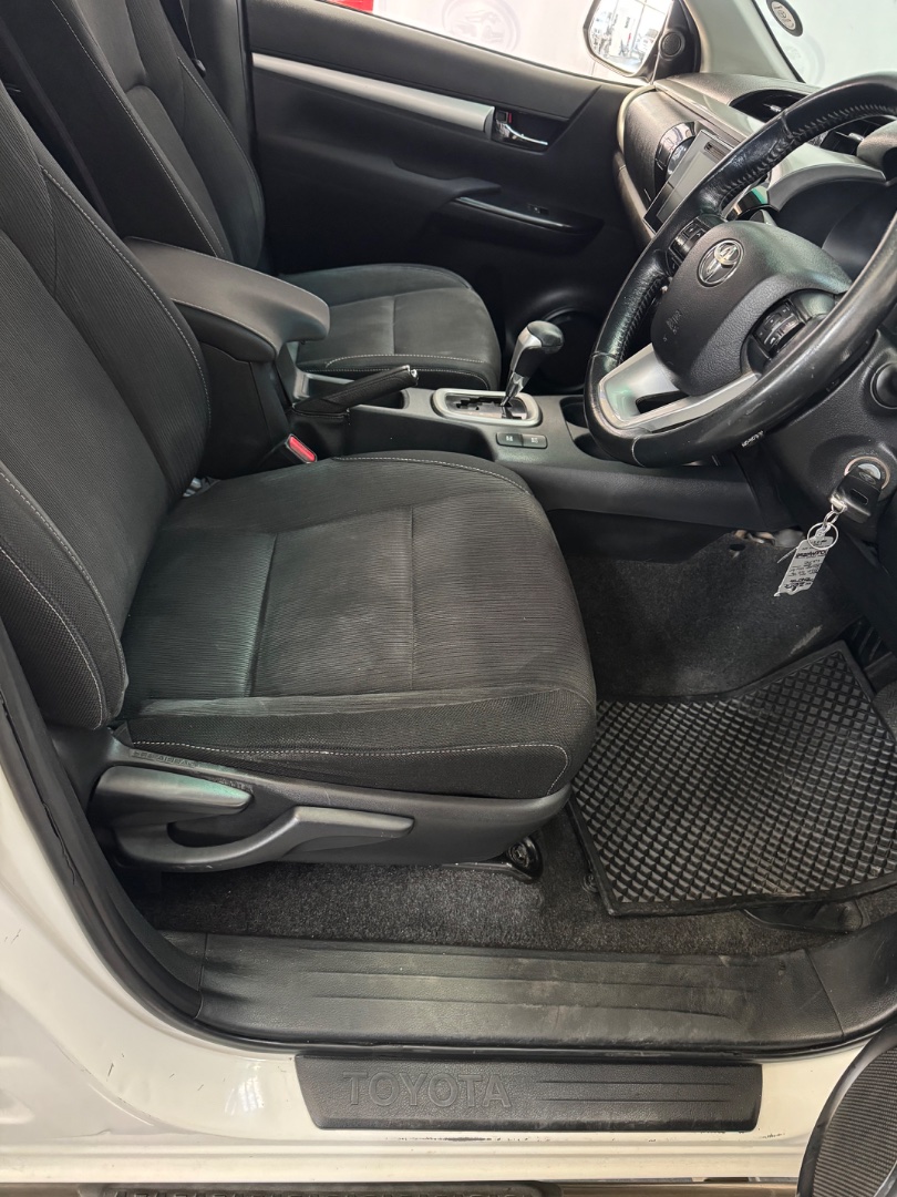 2017 Toyota Hilux 4.0 V6 Raider 4X4 A/T P/U D/C  — photo 8